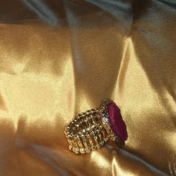 Pink stone ring - Picture 2 of 3